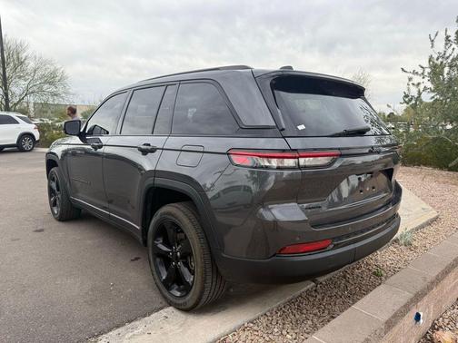 2022 Jeep Grand Cherokee Altitude