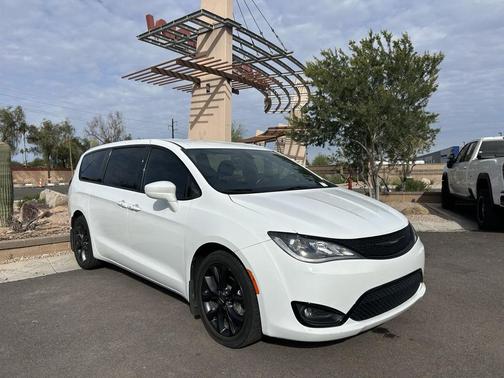 2018 Chrysler Pacifica Touring Plus