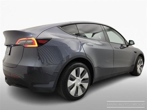 2023 Tesla Model Y RWD