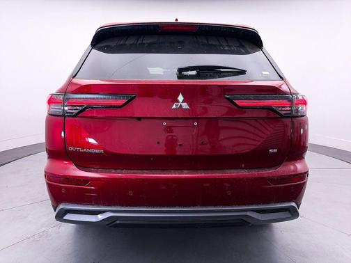 Red Diamond 2026 Mitsubishi Outlander SE S-AWC