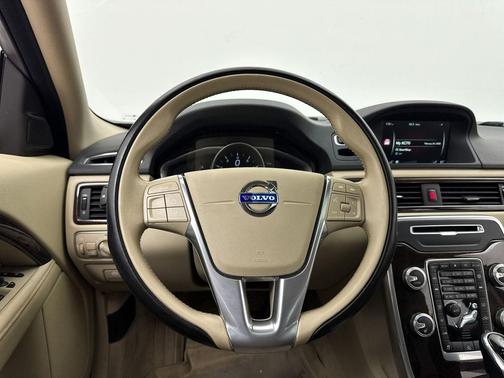 2016 Volvo XC70 T5 Drive-E Premier