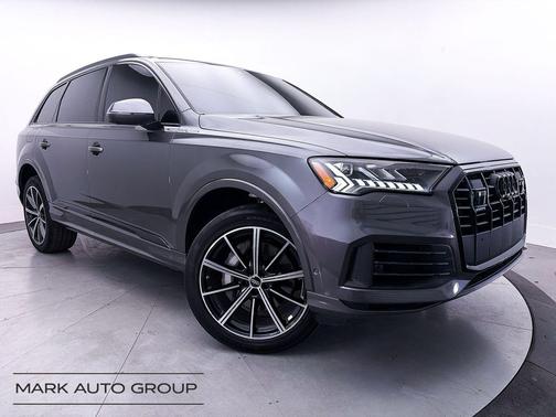 Samurai Gray Metallic 2023 Audi Q7 55 Prestige