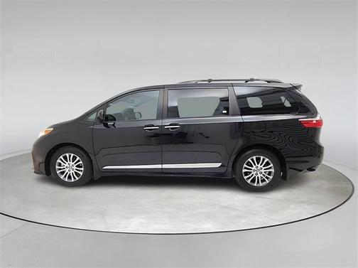 2020 Toyota Sienna XLE