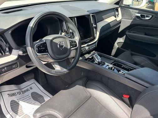 2022 Volvo XC60 B5 Inscription