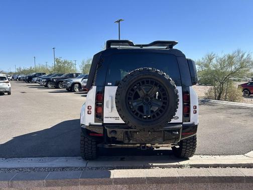 2023 Land Rover Defender 110 X-Dynamic SE