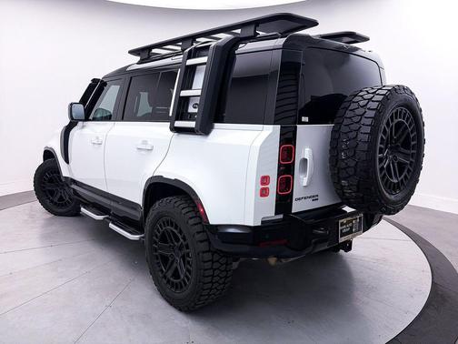 2023 Land Rover Defender 110 X-Dynamic SE