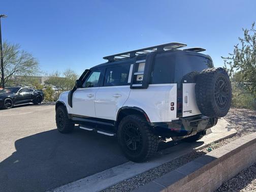 2023 Land Rover Defender 110 X-Dynamic SE