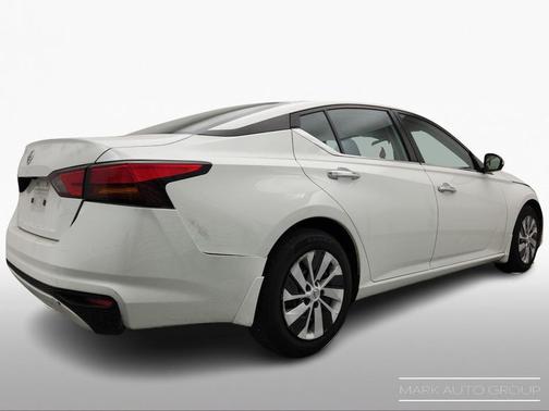2022 Nissan Altima S FWD