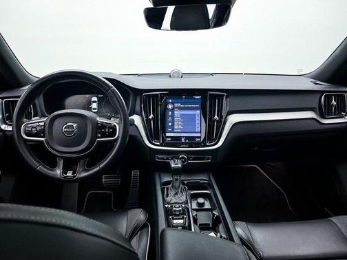 2019 Volvo S60 T5 R-Design