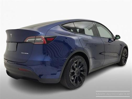2022 Tesla Model Y Long Range Dual Motor All-Wheel Drive