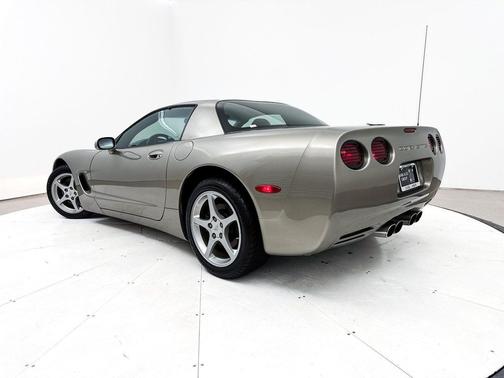2000 Chevrolet Corvette Base