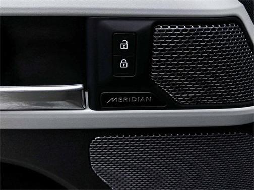 2023 Land Rover Defender 110 S