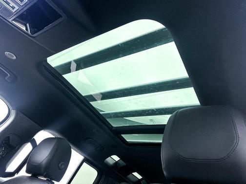 2023 Land Rover Defender 110 S