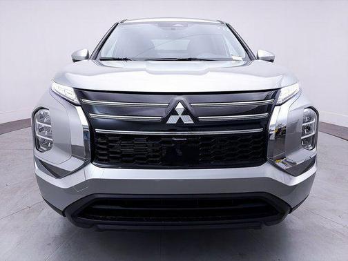 Alloy Silver Metallic 2026 Mitsubishi Outlander ES 1.5T 2WD