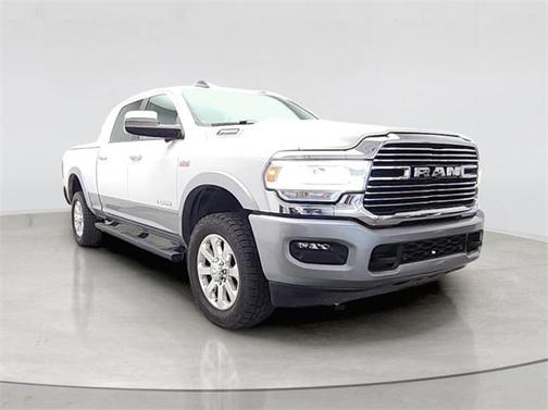 2022 RAM 2500 Laramie Crew Cab 4x4 6'4' Box