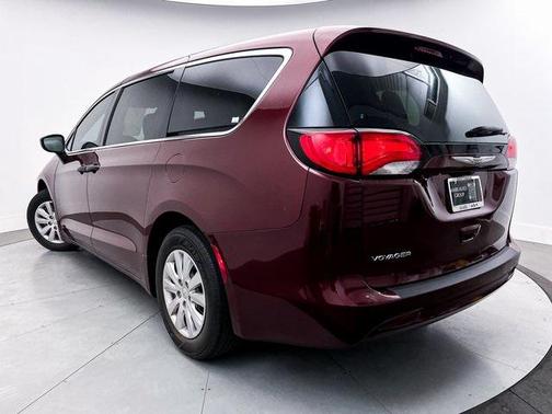 2021 Chrysler Voyager L