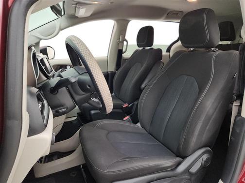 2021 Chrysler Voyager L