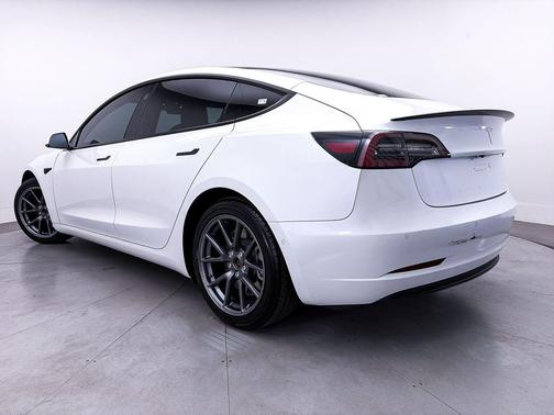 Pearl White Multi-Coat 2021 Tesla Model 3 Standard Range Plus