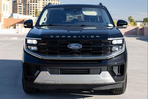 AGATE BLACK METALLIC 2025 Ford Expedition Max Platinum