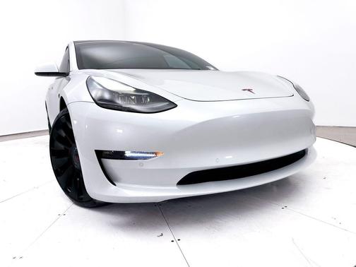 Pearl White Multi-Coat 2021 Tesla Model 3 Performance