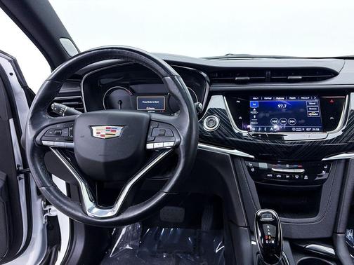 Crystal White Tricoat 2023 Cadillac XT6 Premium Luxury FWD