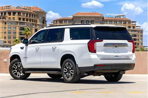 2024 GMC Yukon XL 4WD AT4