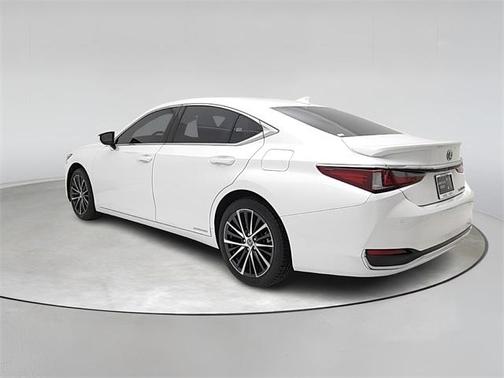 2022 Lexus ES 300h Base