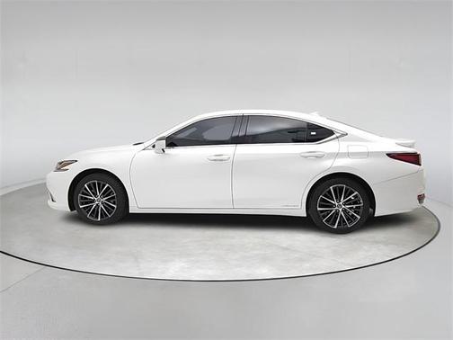 2022 Lexus ES 300h Base