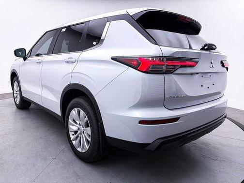 2025 Mitsubishi Outlander ES 2.5 S-AWC