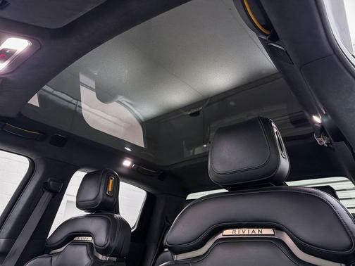 2024 Rivian R1T Adventure