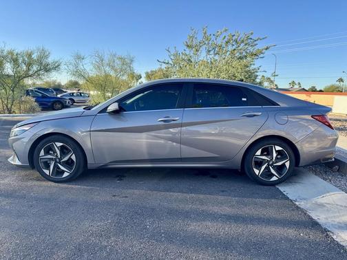 2023 Hyundai ELANTRA Limited