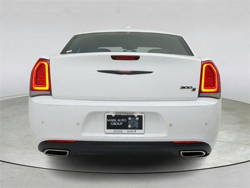 2022 Chrysler 300 S