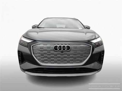 2022 Audi e-tron Premium Plus