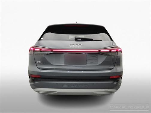 2022 Audi e-tron Premium Plus