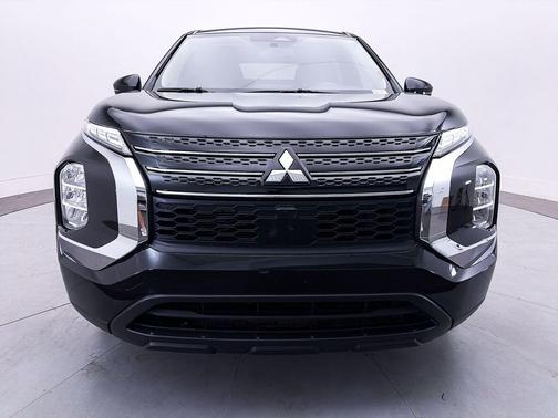 Black Diamond 2024 Mitsubishi Outlander ES