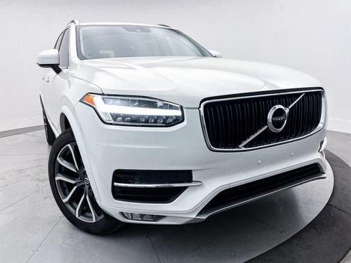 2019 Volvo XC90 T6 Momentum