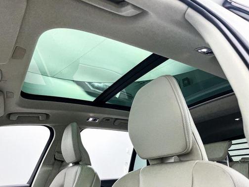 2019 Volvo XC90 T6 Momentum