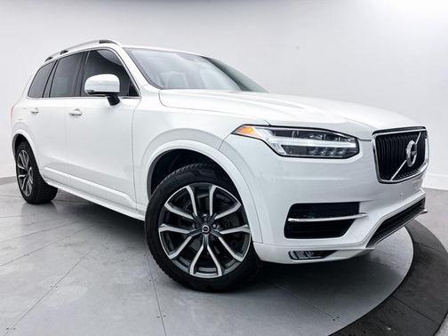 2019 Volvo XC90 T6 Momentum