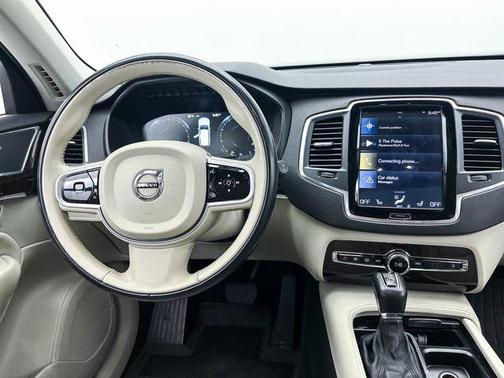 2019 Volvo XC90 T6 Momentum