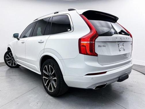 2019 Volvo XC90 T6 Momentum
