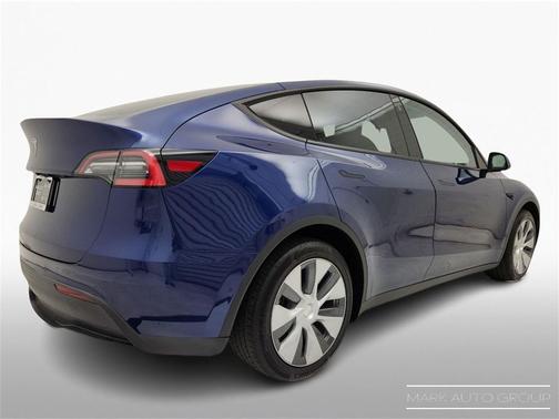 2021 Tesla Model Y Standard Range Rear-Wheel Drive