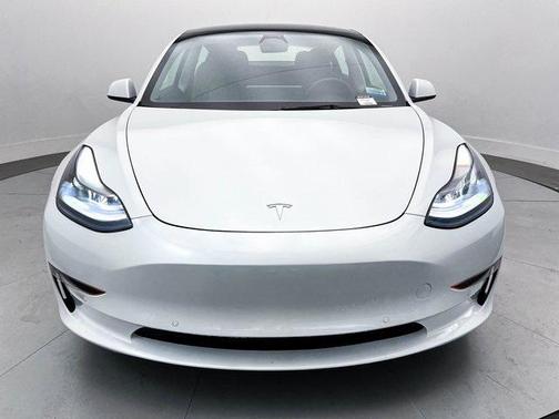 2022 Tesla Model 3 Standard Range