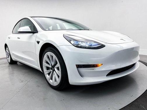 2022 Tesla Model 3 Standard Range