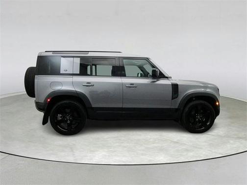 2022 Land Rover Defender 110 X-Dynamic SE