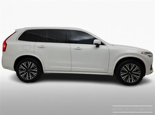 2020 Volvo XC90 T6 Momentum
