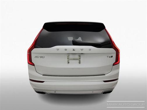 2020 Volvo XC90 T6 Momentum