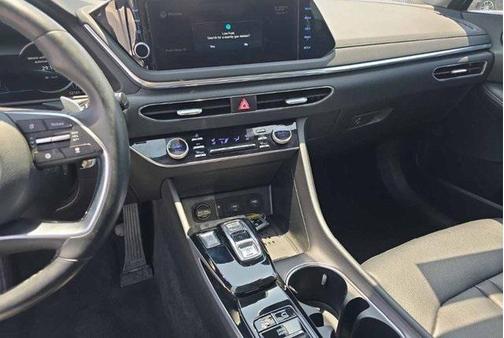 2022 Hyundai SONATA Limited