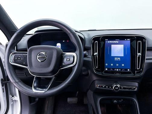 Crystal White Metallic 2023 Volvo XC40 Recharge Pure Electric Twin Plus