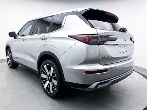 2025 Mitsubishi Outlander SE 2.5 2WD