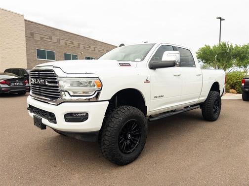 2023 RAM 2500 Laramie Crew Cab 4x4 6'4' Box